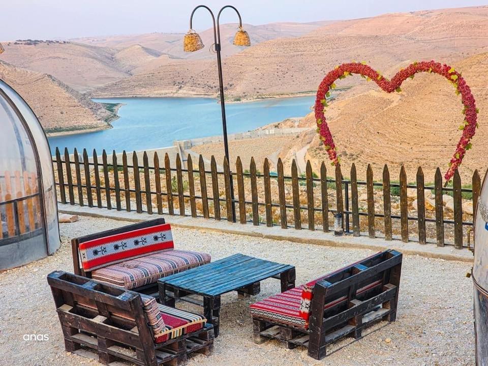 Hotel Wadi Al-Wala View Camp Madaba Exterior foto